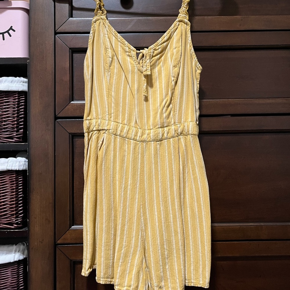 hollister small romper